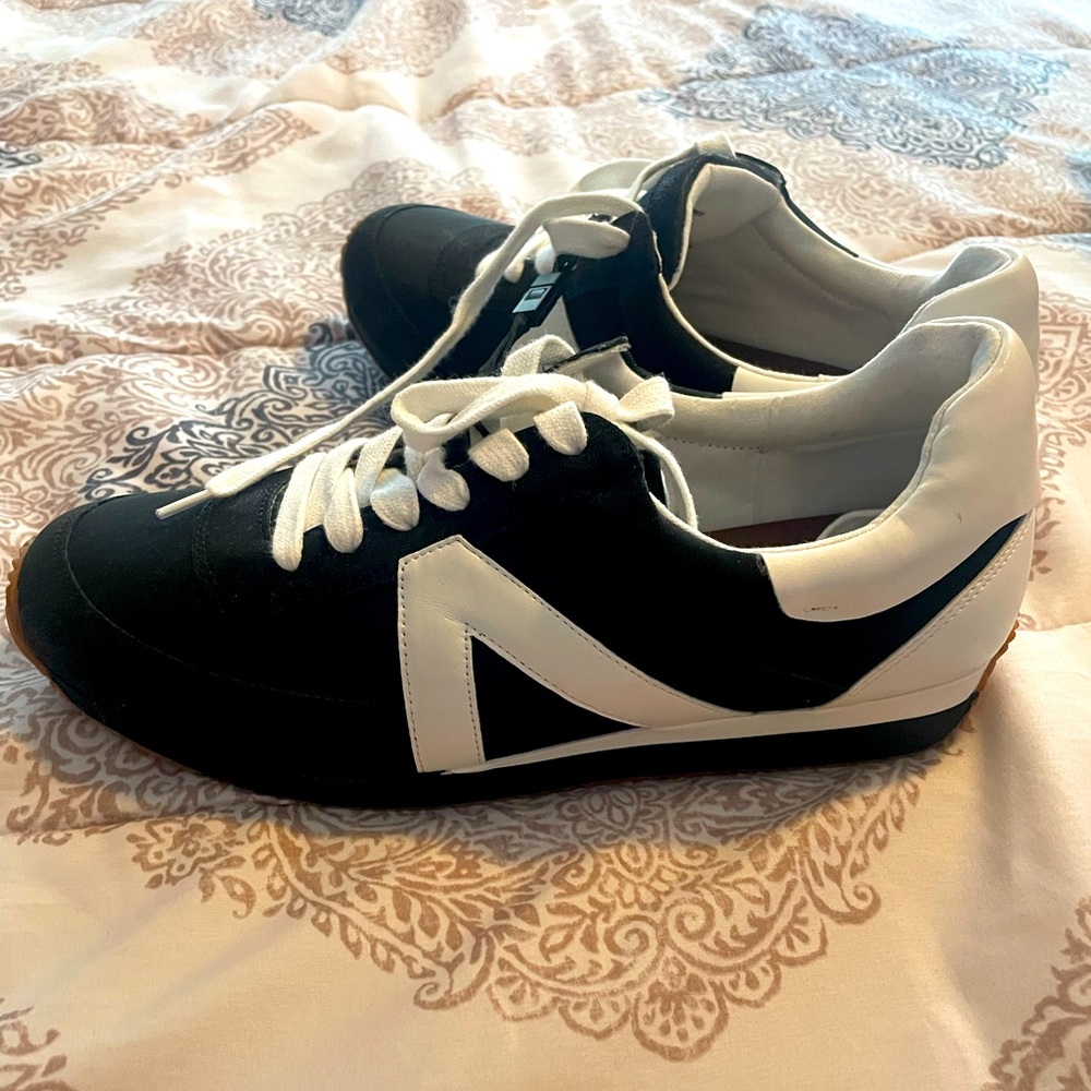 Loft Sneakers